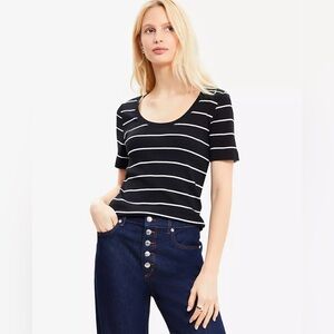 LOFT Stripe Ribbed Scoop Neck Tee T-shirt Top Medium 🖤🤍